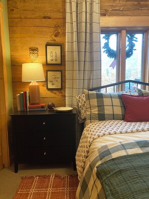 3 habitaciones, tabla de planchar con plancha, wifi y ropa de cama