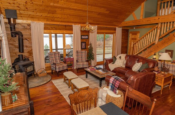 Living area - Charming 2 bedroom cabin w/loft on White Ash Lake (Balsam Lake)