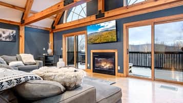 TV connectée, cheminée