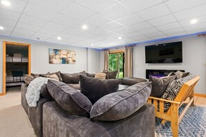 TV connectée, cheminée