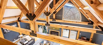 3 Mi to SR! Sleeps 25, Spacious, Hot Tub, Arcade!