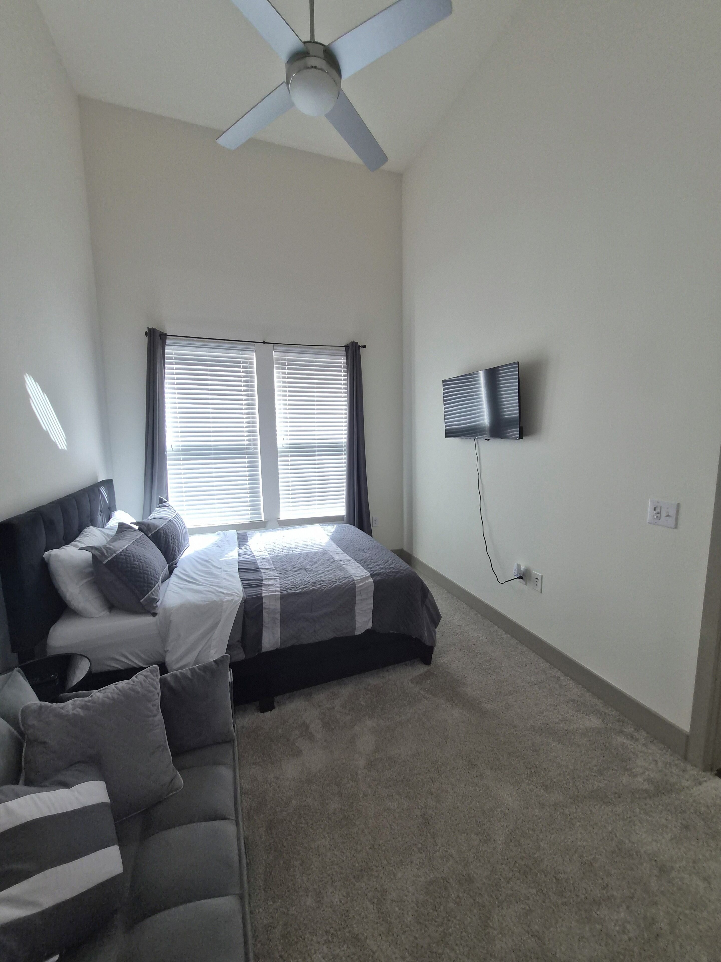 2 bedrooms, desk, iron/ironing board, free WiFi