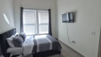 2 bedrooms, desk, iron/ironing board, free WiFi