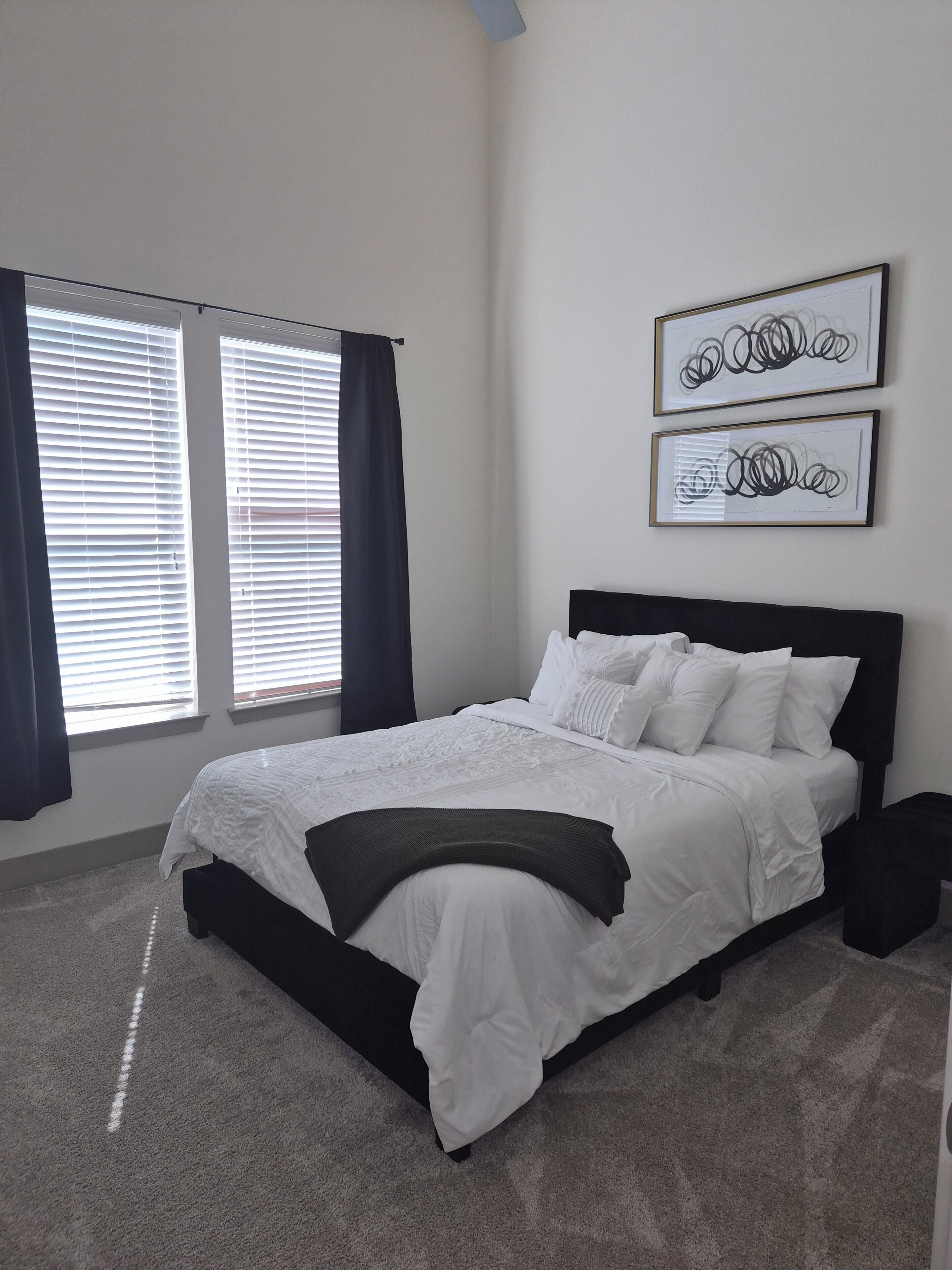 2 bedrooms, desk, iron/ironing board, free WiFi