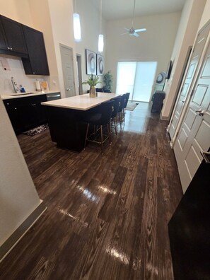 Fridge, microwave, oven, stovetop - 2-bedroom, Pool View, w/2bths UNIVERSAL KIDS 5 mins away, WORLD CUP in Frisco!
 (Frisco)