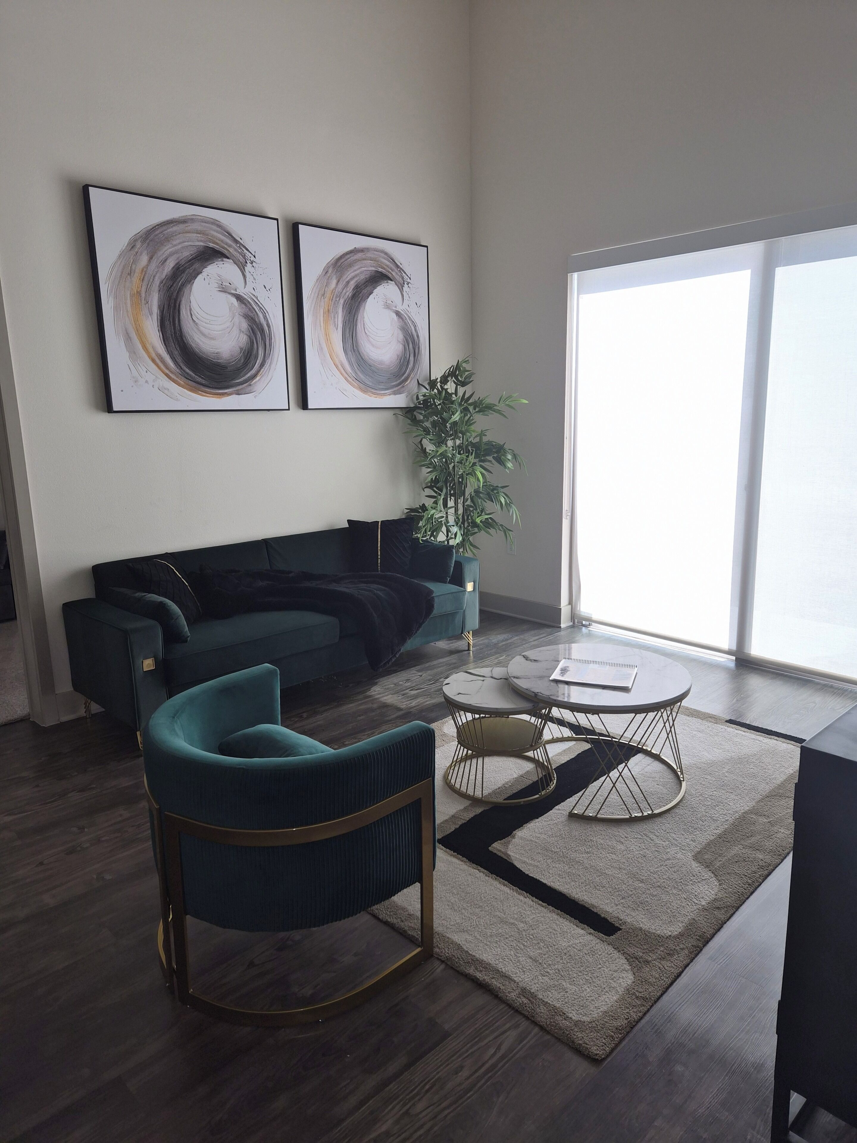 Smart-TV, bordtennis, PC-skjermer og printere