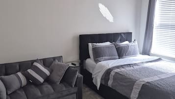 2 habitaciones, escritorio, tabla de planchar con plancha y wifi gratis
