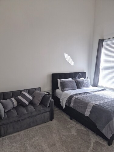 2-bedroom, Pool View, w/2bths UNIVERSAL KIDS 5 mins away, WORLD CUP in Frisco!
