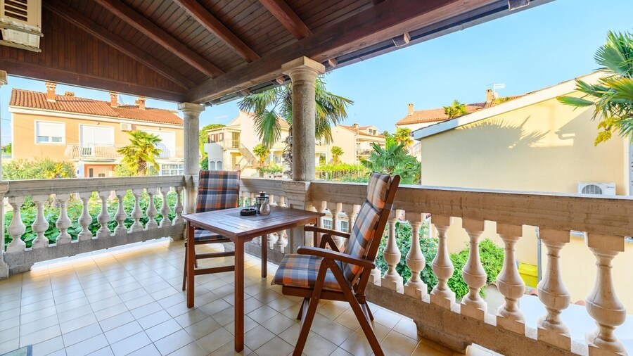 Pretty Apartment With Balcony