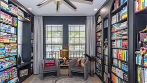 Game room - Luxury Family Escape ● Library ●Near Disney (Windermere)