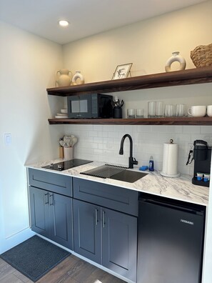 Four à micro-ondes, surface de cuisson