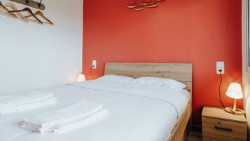 Free WiFi, bed sheets