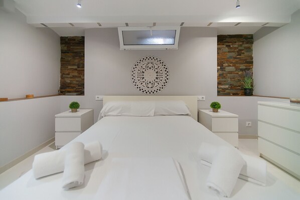 2 bedrooms, free WiFi, bed sheets