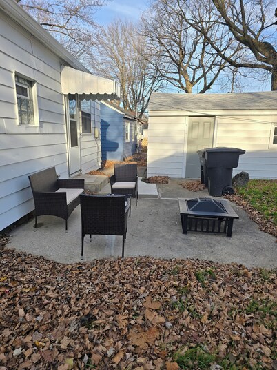 2 Bedroom  1 bath house,  with a full finished basement. Modern and clean.