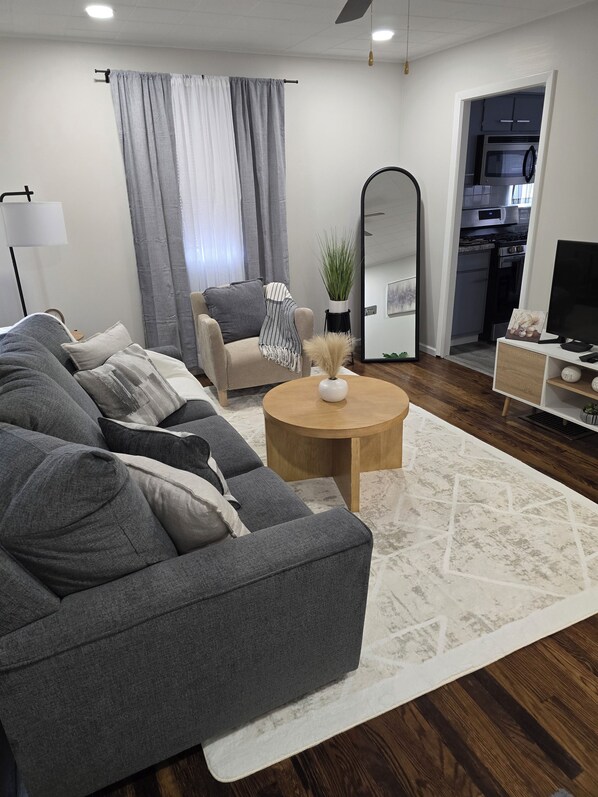 TV - 2 Bedroom 1 bath house, with a full finished basement. Modern and clean. (Lafayette)