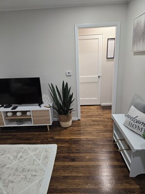 Interior - 2 Bedroom 1 bath house, with a full finished basement. Modern and clean. (Lafayette)