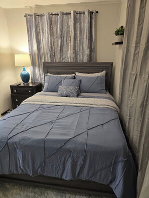 3 bedrooms, iron/ironing board, WiFi, bed sheets