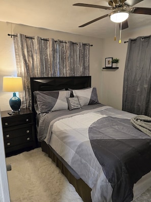 3 bedrooms, iron/ironing board, WiFi, bed sheets