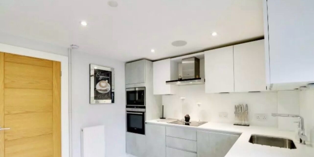 Frigorífic, microones, forn i placa de cuina 