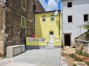 Apartment | Exterior - Premium Villa in Nature (Kastelir-Labinci)