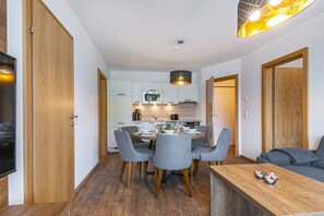 Private kitchen - Graceful Apartment in Salzburg With Balcony (Bad Hofgastein)