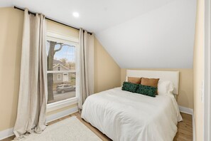 2 slaapkamers, reisbedje, gratis wifi, beddengoed