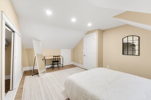 2 Schlafzimmer, Reisekinderbett, kostenloses WLAN, Bettwäsche