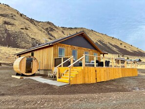 Exterior - Explore Oregon Outback - Sauna - Stargaze - WIFI - Bird Watching Enthusiasts (Summer Lake)