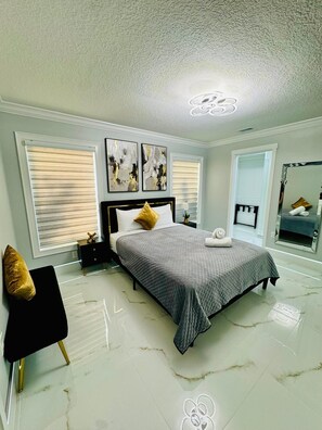 3 室のベッドルーム、アイロン / アイロン台、WiFi