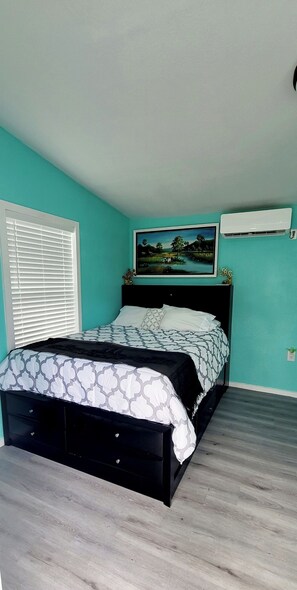 1 bedroom, WiFi, bed sheets