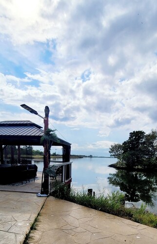 Waterfront studio in amazing bay view with AC, WiFi