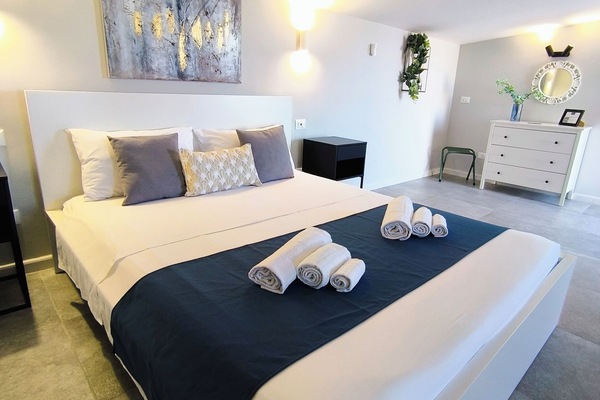 Room, Sea View | Kalis bunyi, seterika/papan seterika, Wi-fi percuma