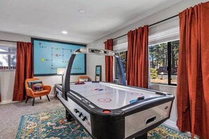 Spielezimmer