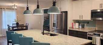Spacious 4-bedroom house in charming Statesboro with AC, WiFi