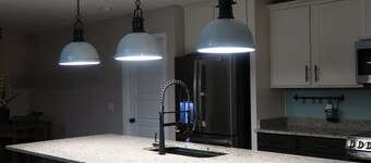 Spacious 4-bedroom house in charming Statesboro with AC, WiFi