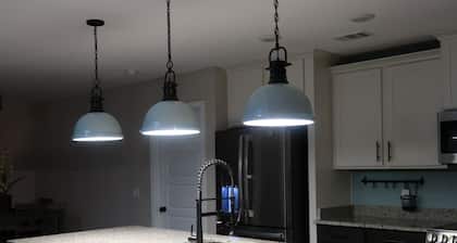 Spacious 4-bedroom house in charming Statesboro with AC, WiFi