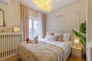 Comfort-Apartment, 1 Queen-Bett und Schlafsofa, Nichtraucher, Balkon | 1 Schlafzimmer, Bettwäsche aus ägyptischer Baumwolle
