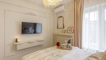 Comfort Apartment, 1 Katil Ratu (Queen) dengan Katil Sofa, Non Smoking, Balcony | 1 bilik tidur, cadar kapas Mesir, peralatan tempat tidur premium