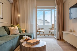 Comfort Apartment, 1 Queen Bed with Sofa bed, Non Smoking, Balcony | Balcony