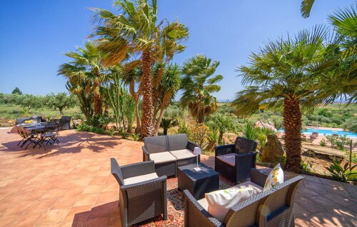 Gorgeous home in Menfi with WiFi