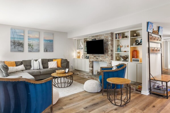 Smart TV, fireplace, DVD player