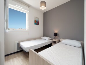2 bedrooms, iron/ironing board, free WiFi