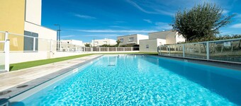 Air-conditioned villa for 6 with garden