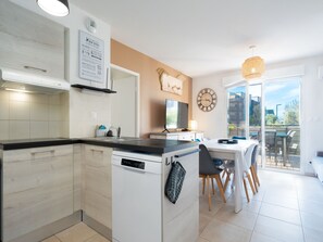 Fridge, microwave, dishwasher, coffee/tea maker