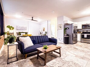 Smart TV, video games