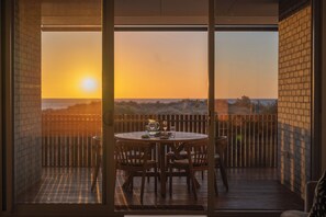 Dining - Sea Dunes Luxury Apartments (Moana)