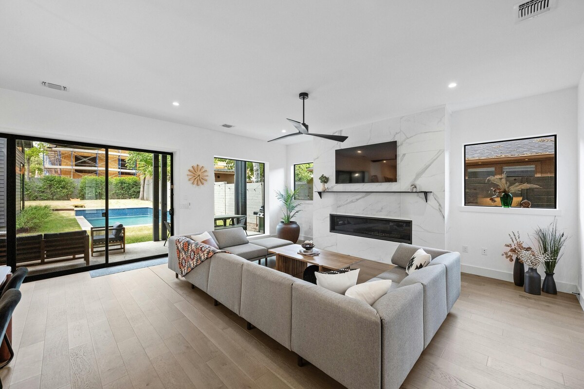 Photo 2 of Luxury Escape in Austin’s Iconic Bouldin Creek Perfect Location + Private Pool!