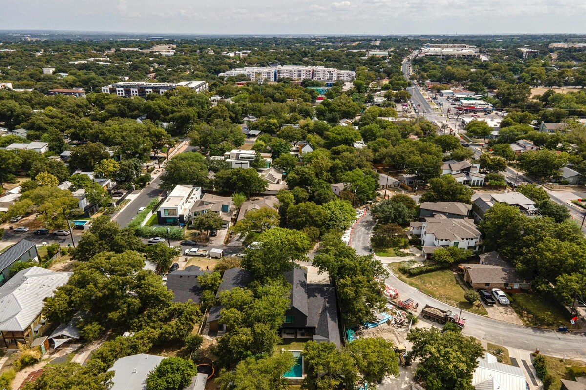Photo 40 of Luxury Escape in Austin’s Iconic Bouldin Creek Perfect Location + Private Pool!