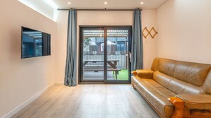 Basic Room, 1 Bedroom (A Room 1) | 1 bedroom, free WiFi - Gangneung Nineone Pet Pension (Gangneung)