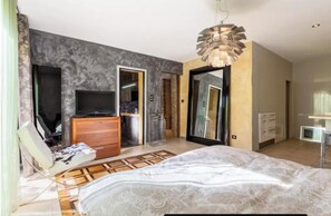4 chambres, fer et planche à repasser, Wi-Fi, literie fournie